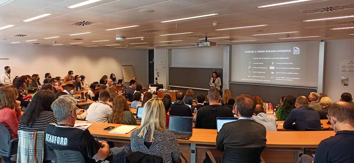 Personas en una conferencia