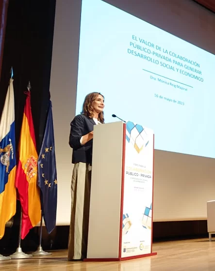 Mónica Reig en el Foro de Canarias