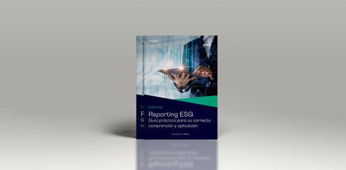 Portada del informe impreso ESG Reporting sobre un fondo gris
