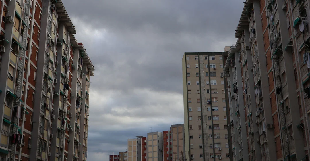 Edificios en un dia nublado