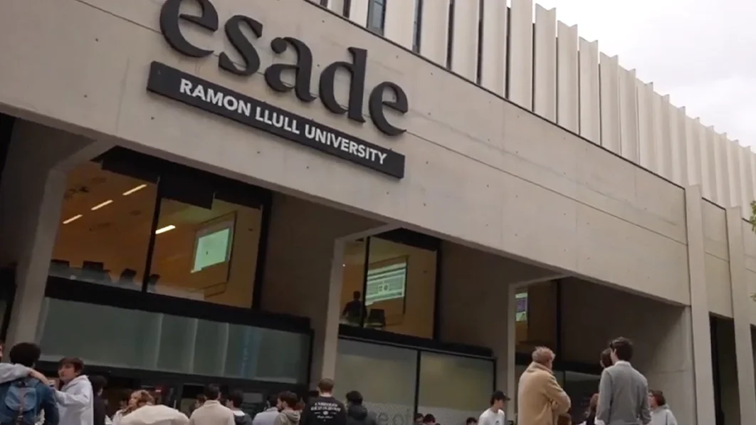 Repensar la educación empresarial: De la eficiencia tecnocrática al florecimiento humano